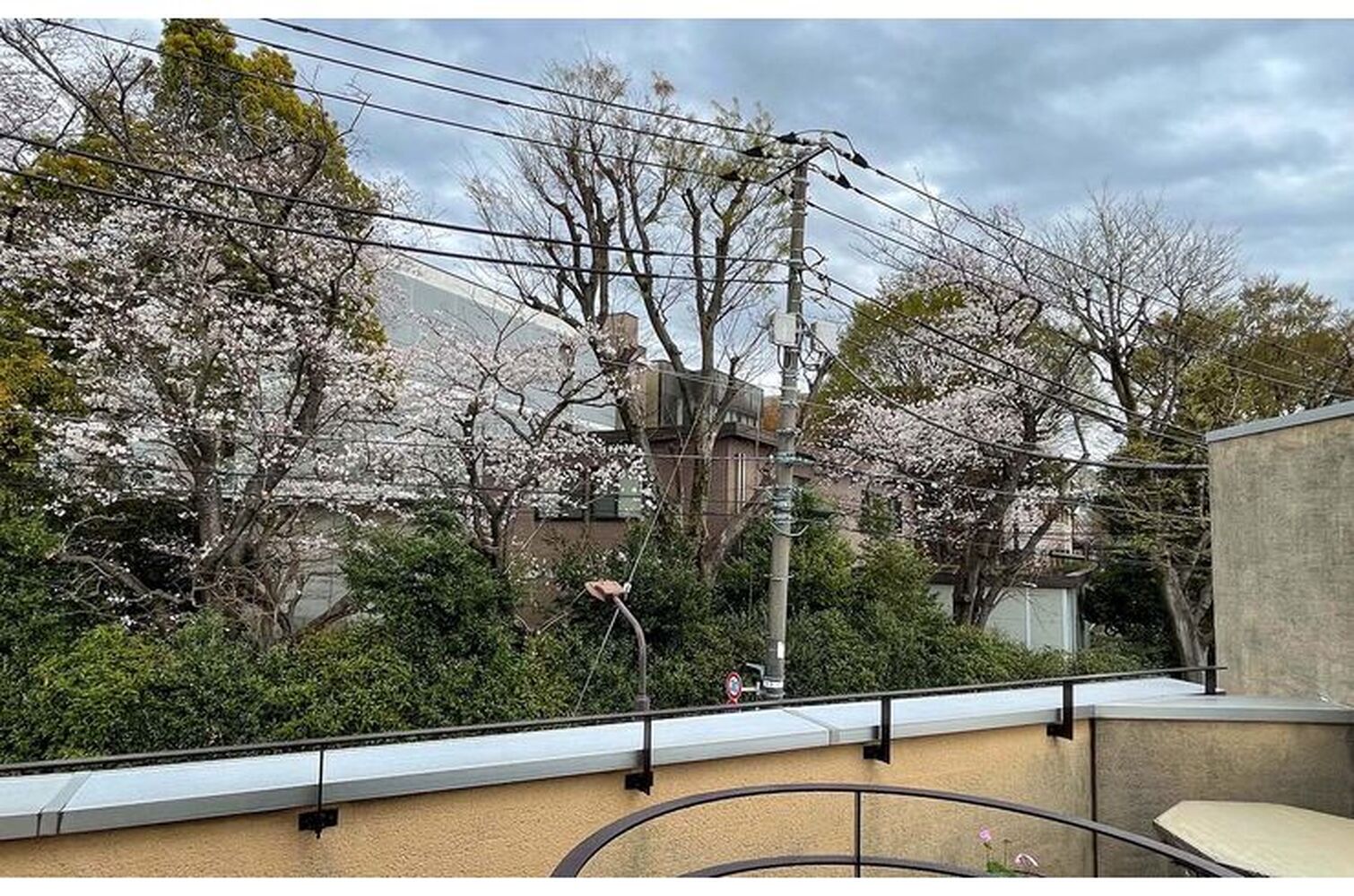 新着情報等をお届け
スタジオ フェリックスは周辺も撮影に最適です